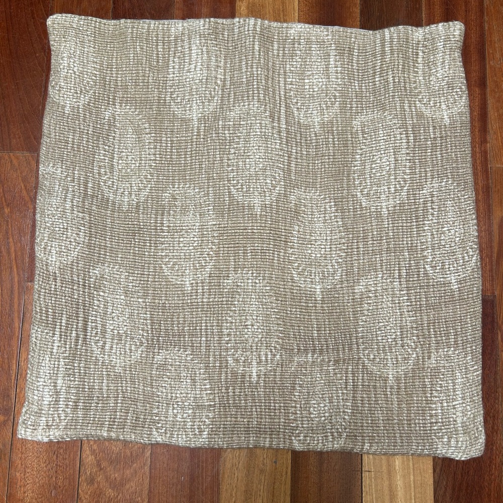 Pottery Barn 20x20 Pillow Cover. Tan & Ivory w/ linen back